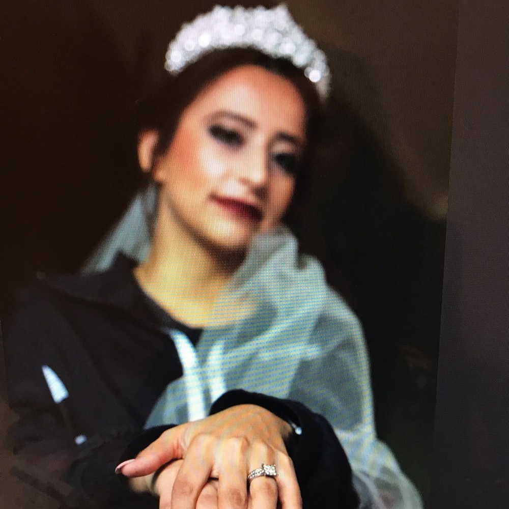 Meet your Posher, Selena